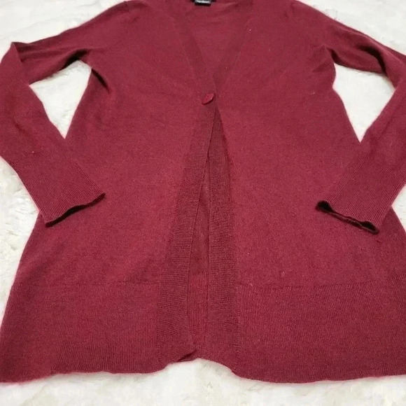Sutton Cashmere Modern Classic Burgundy Red Single Button Front Cardigan Size XS - Picture 2 of 5